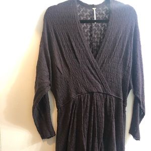 Free people - NEVER WORN. sweater dess. Size xs